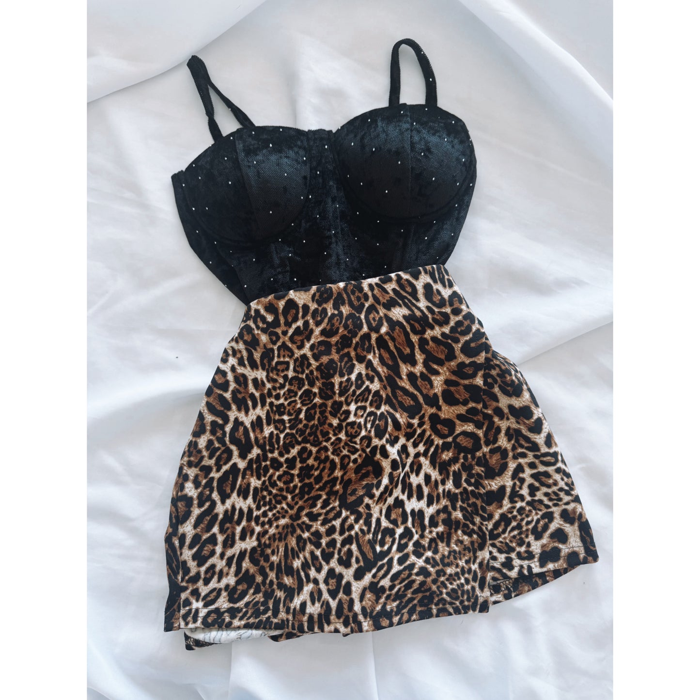 CONJUNTO FALDA SHORT PRINT + CORSÉ NEGRO