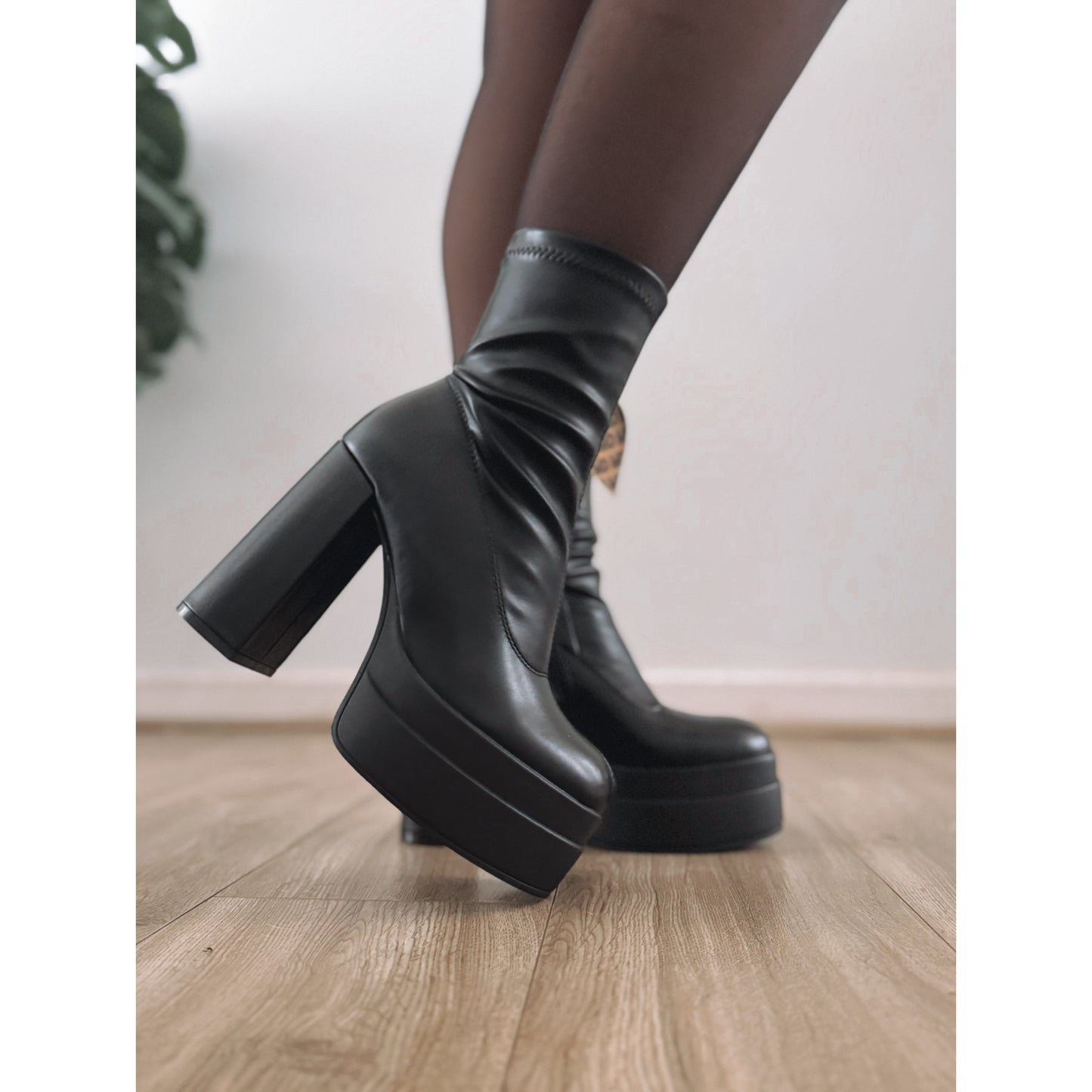 ZAPATO BOTÍN TIPO CMORAN