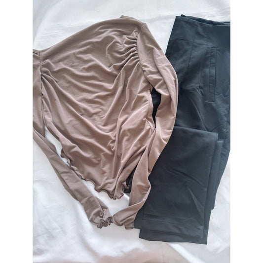 PANTALON PINZAS DUPE ZARA M + POLERA ASIMETRICA