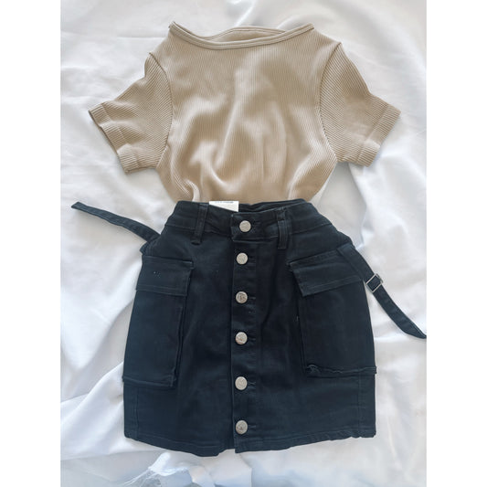 CONJUNTO FALDA SHORT CARGO 36 + BODY MODELADOR